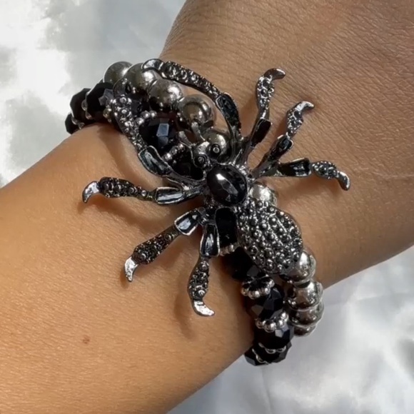 Unisex halloween gothic party adjustable Black and Silver Spider Bracelet - Picture 8 of 9